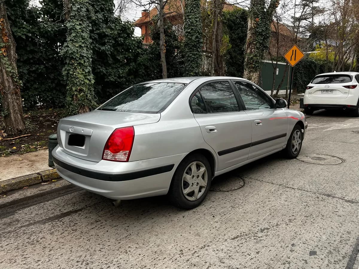 HYUNDAI ELANTRA 1.8 GLS AC AT 4P AÑO 2004 - Imagen 6