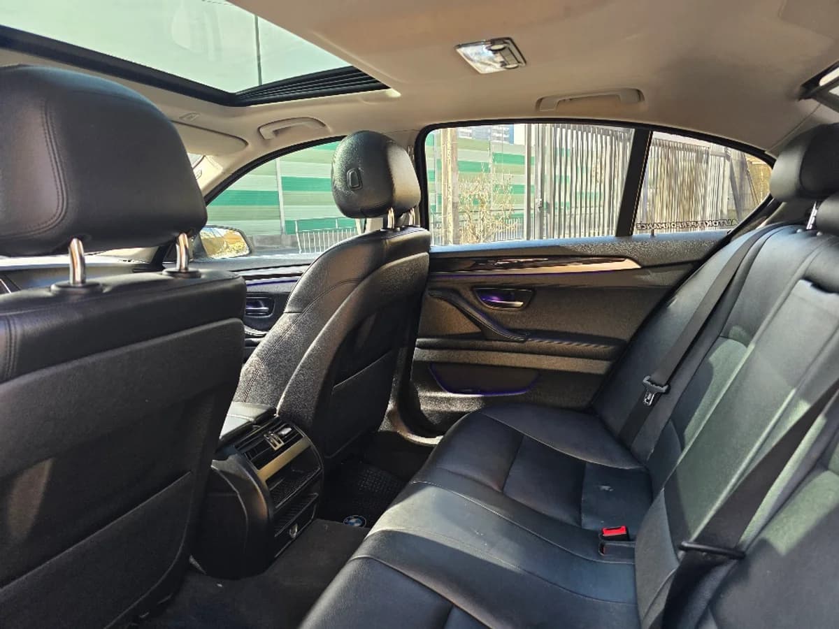 BMW 530 3.0 LCI PREMIUM DIESEL 4X2 AT 4P 2015 - Imagen 7
