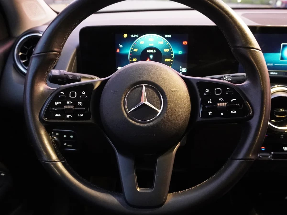 Mercedes Benz GLB 200 7 Pasajeros Año 2022 - Imagen 22