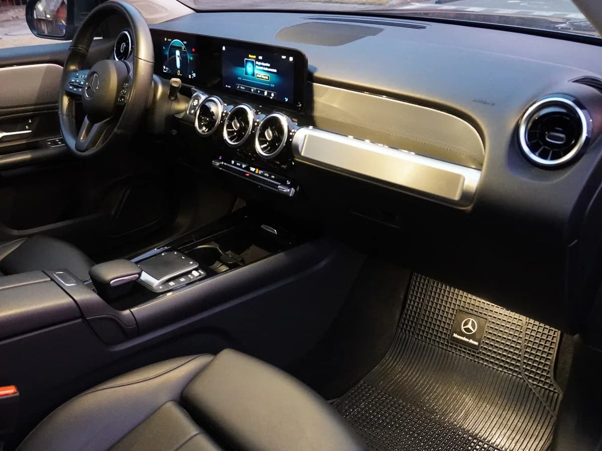 Mercedes Benz GLB 200 7 Pasajeros Año 2022 - Imagen 26