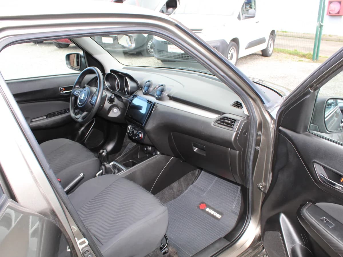 SUZUKI Swift 1.2 2024 - Imagen 5