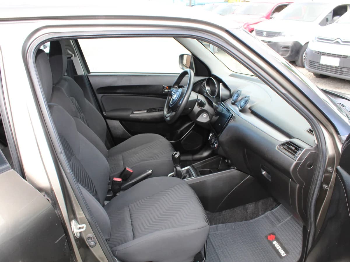 SUZUKI Swift 1.2 2024 - Imagen 6