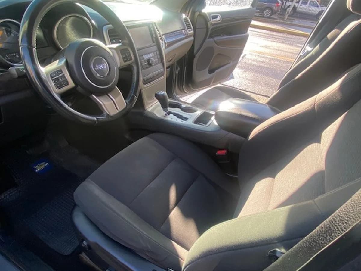 JEEP GRAND CHEROKEE Laredo 3.6 2013 - Imagen 18