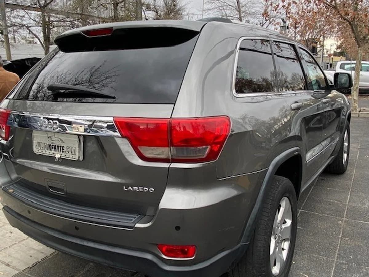 JEEP GRAND CHEROKEE Laredo 3.6 2013 - Imagen 2