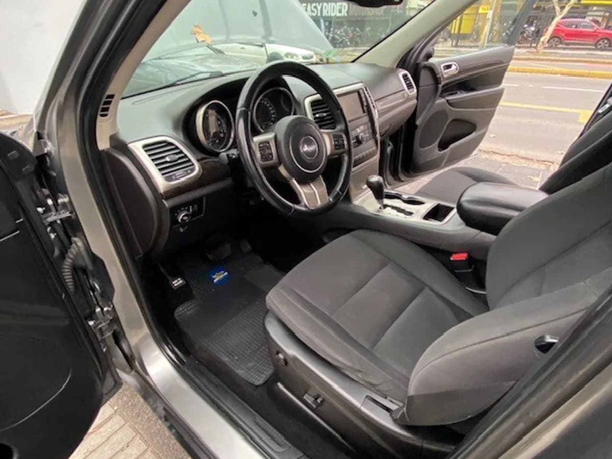 JEEP GRAND CHEROKEE Laredo 3.6 2013 - Imagen 18