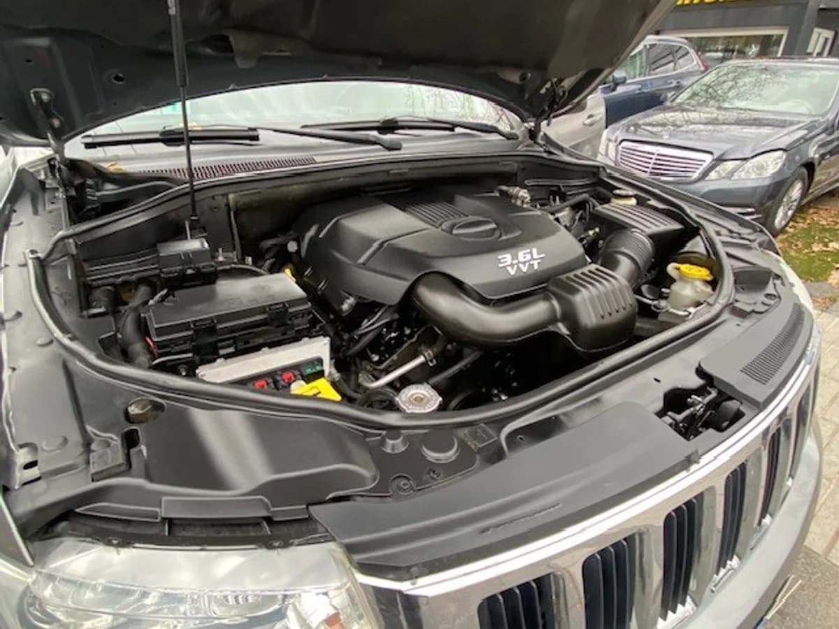 JEEP GRAND CHEROKEE Laredo 3.6 2013 - Imagen 24