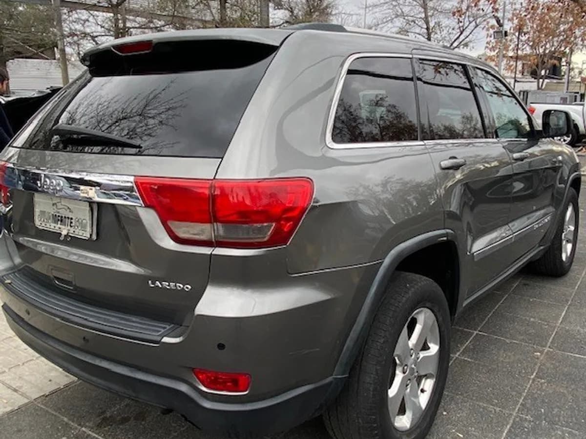 JEEP GRAND CHEROKEE Laredo 3.6 2013 - Imagen 3