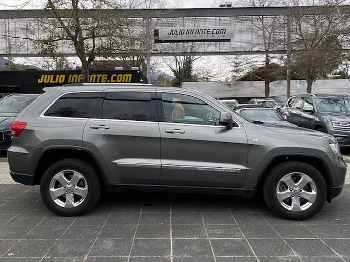 JEEP GRAND CHEROKEE Laredo 3.6 2013 - Imagen 8