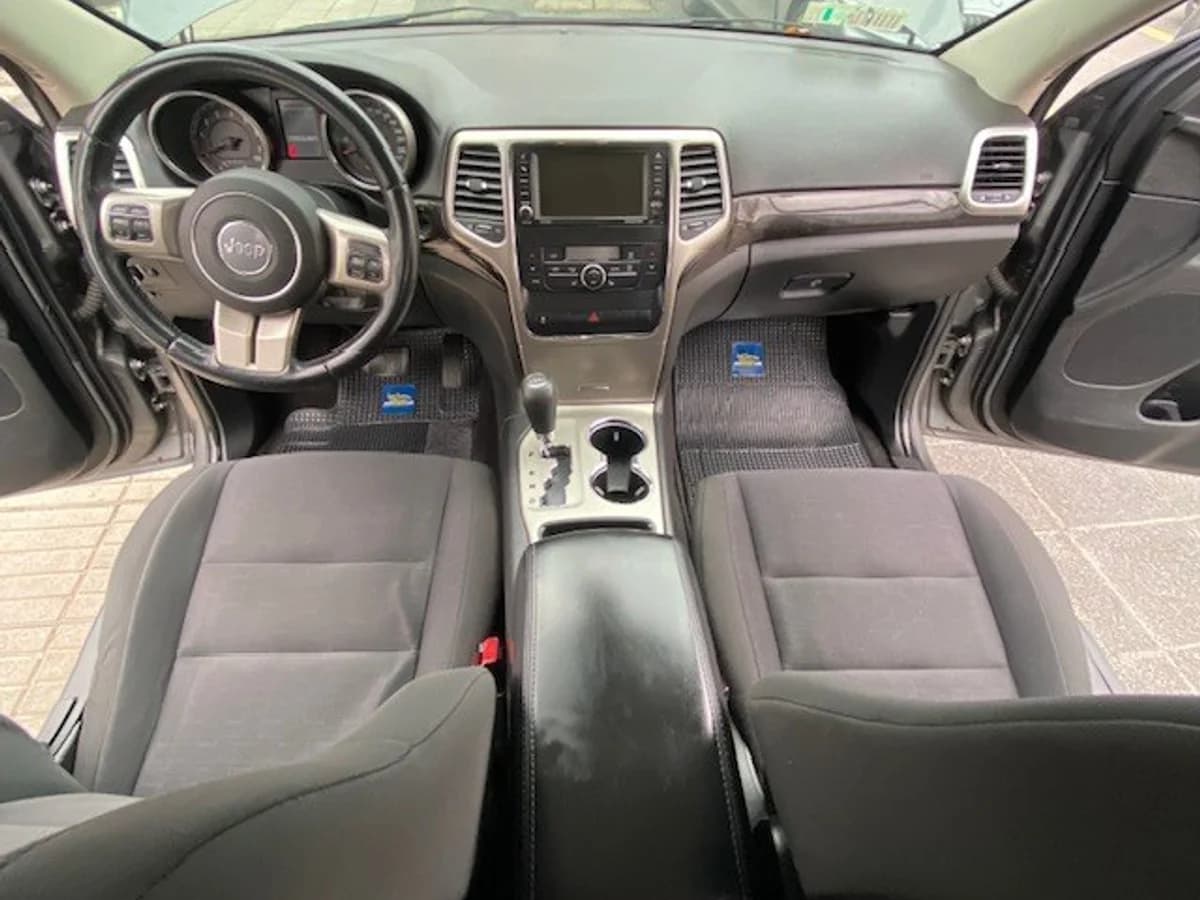 JEEP GRAND CHEROKEE Laredo 3.6 2013 - Imagen 15