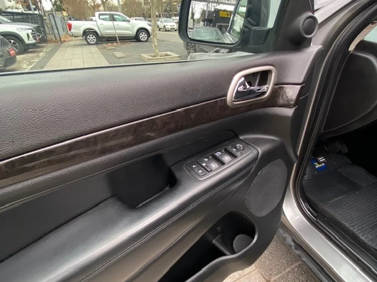 JEEP GRAND CHEROKEE Laredo 3.6 2013 - Imagen 17