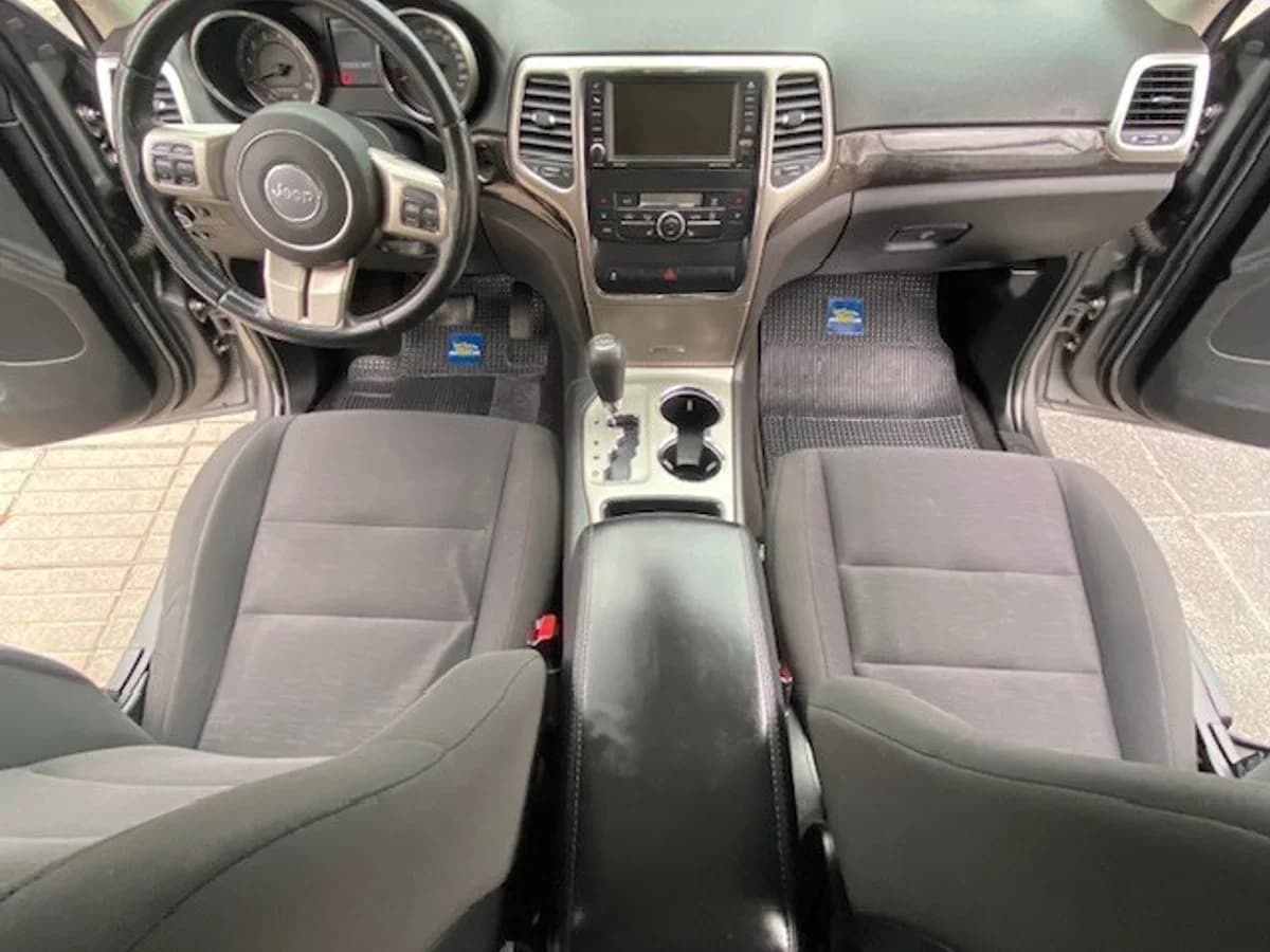 JEEP GRAND CHEROKEE Laredo 3.6 2013 - Imagen 16