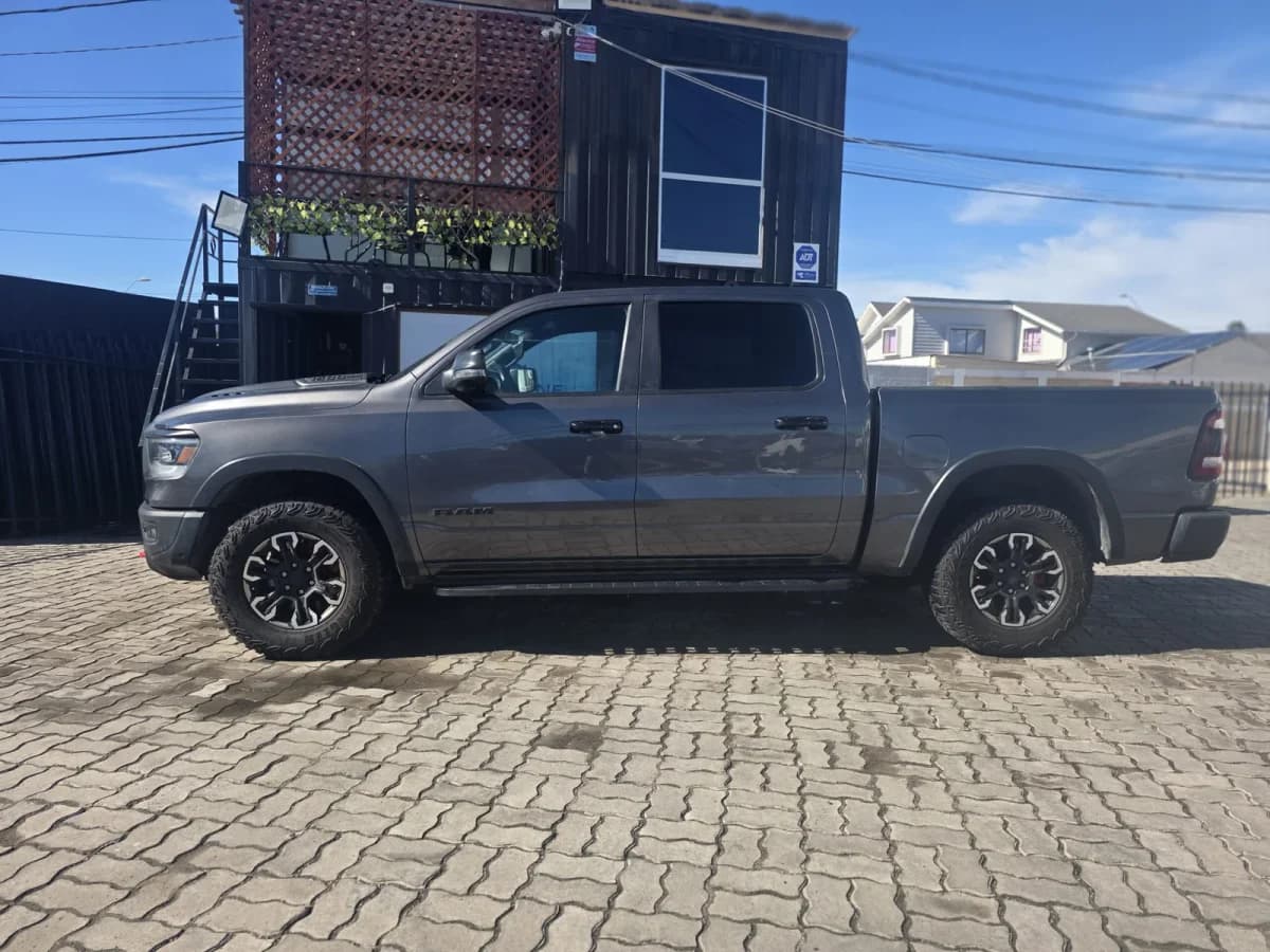 RAM 1500 5.7 REBEL 4X4 AT 4P 2024 - Imagen 4