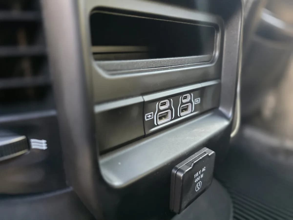 RAM 1500 5.7 REBEL 4X4 AT 4P 2024 - Imagen 10