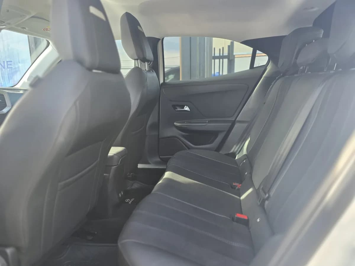 OPEL MOKKA 1.2T ELEGANCE 2024 - Imagen 9