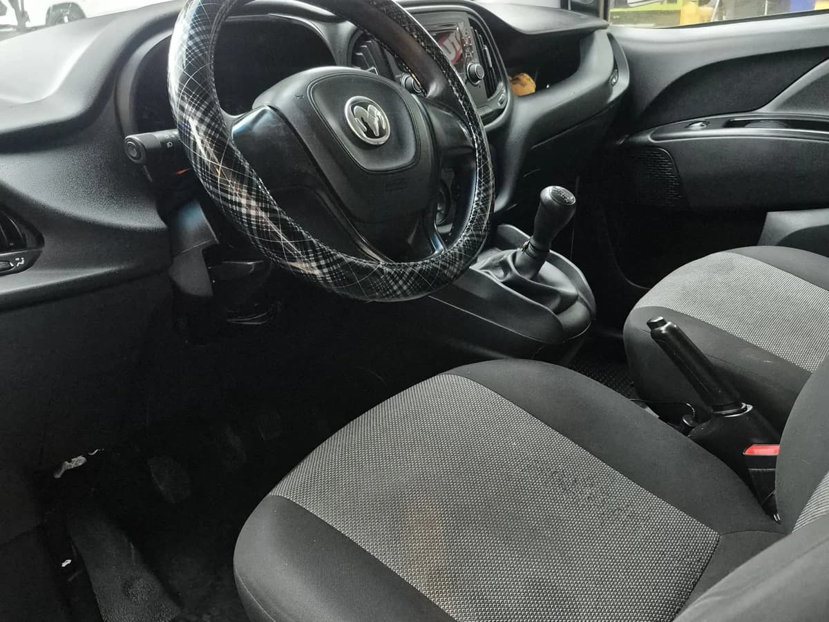 RAM Van 1000 1.3L CARGO - Imagen 9