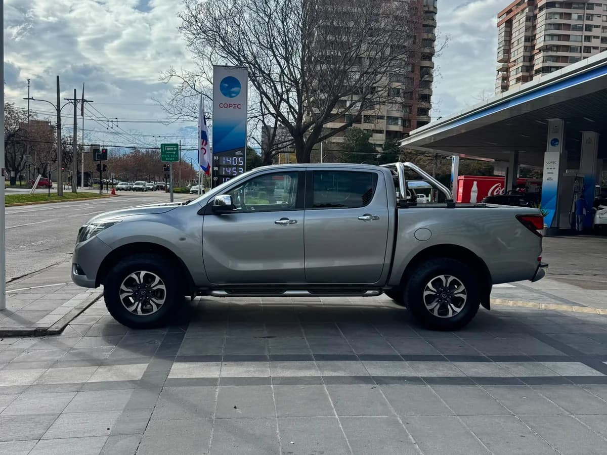 MAZDA Bt-50 2.2L 2021 - Imagen 3