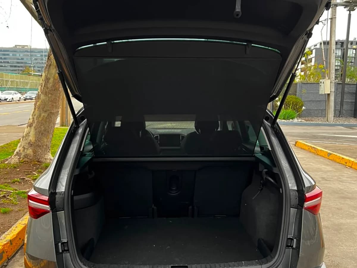 SKODA KAROQ 1.4L AT STYLE 4X2 AÑO 2023 - Imagen 9