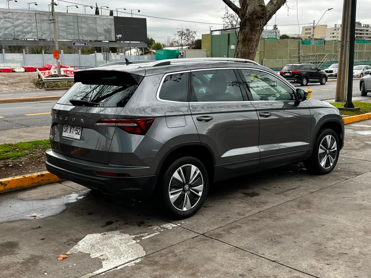 SKODA KAROQ 1.4L AT STYLE 4X2 AÑO 2023 - Imagen 10