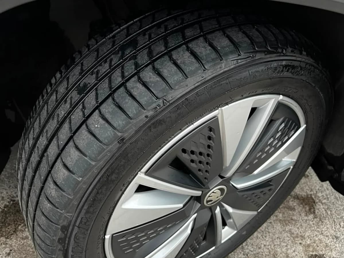 SKODA KAROQ 1.4L AT STYLE 4X2 AÑO 2023 - Imagen 13