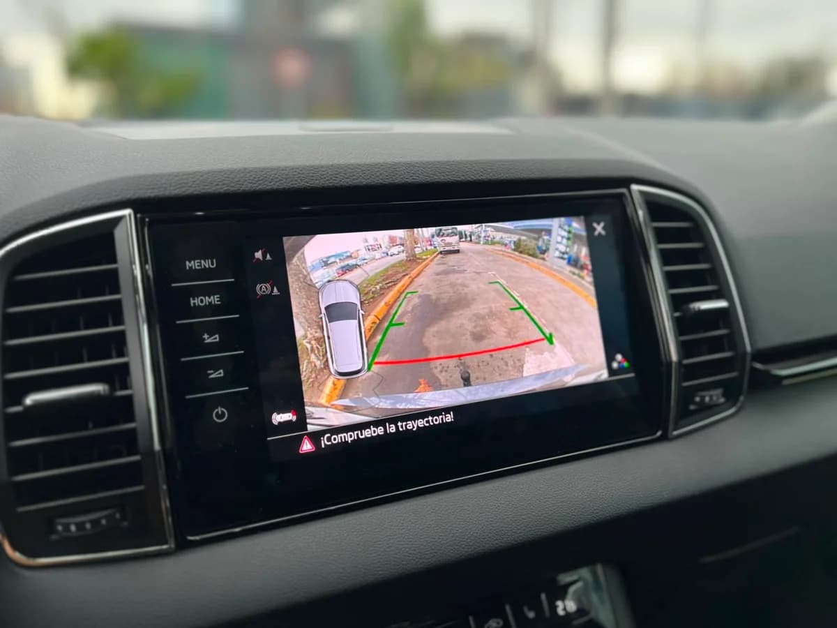 SKODA KAROQ 1.4L AT STYLE 4X2 AÑO 2023 - Imagen 18