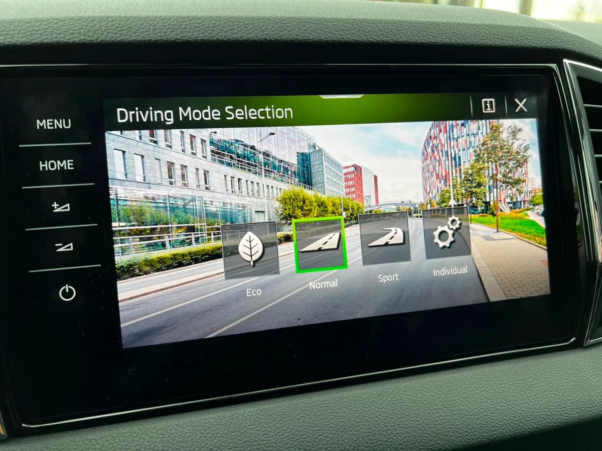 SKODA KAROQ 1.4L AT STYLE 4X2 AÑO 2023 - Imagen 21