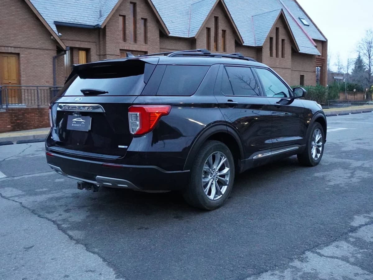 FORD Explorer XLT 4x4 año 2023 - Imagen 5