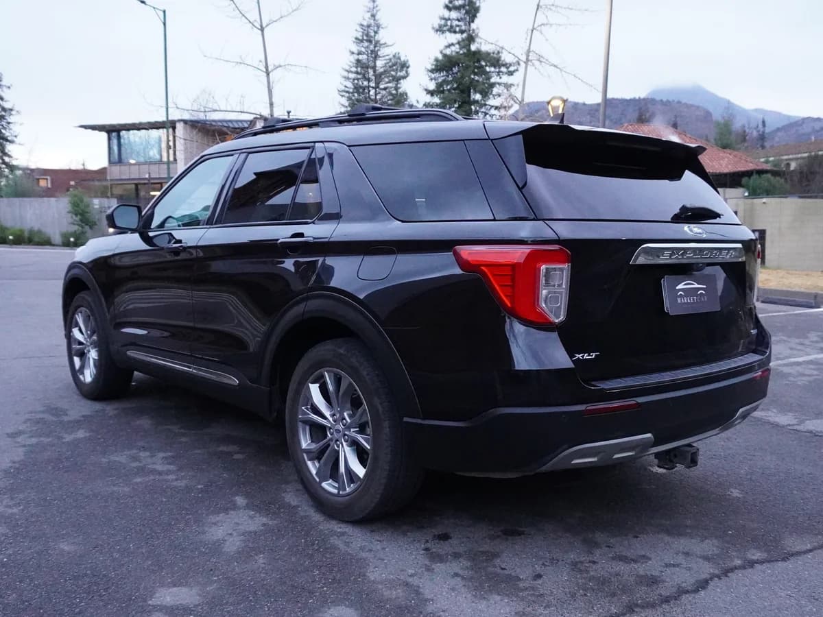 FORD Explorer XLT 4x4 año 2023 - Imagen 6