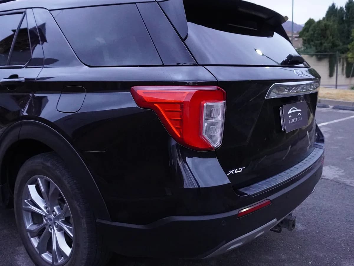 FORD Explorer XLT 4x4 año 2023 - Imagen 13