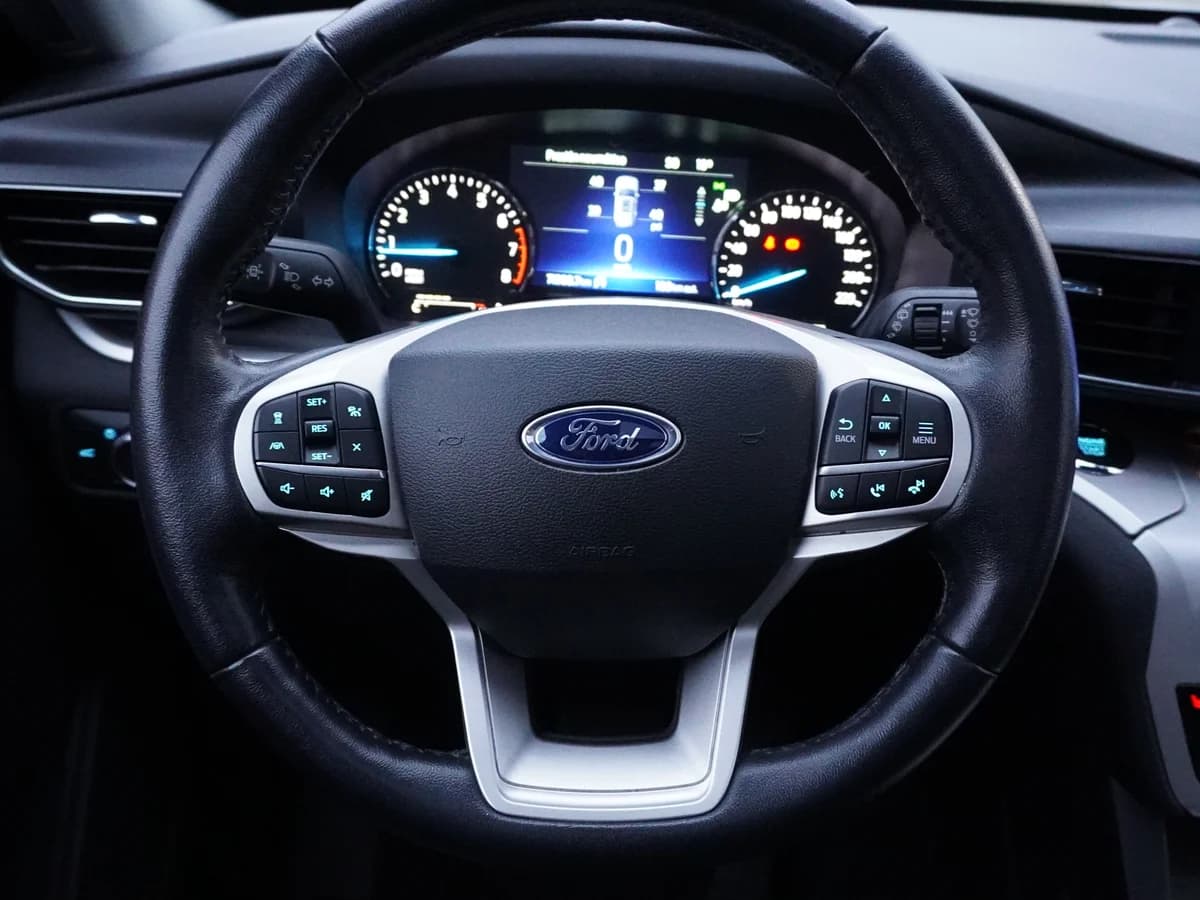 FORD Explorer XLT 4x4 año 2023 - Imagen 21