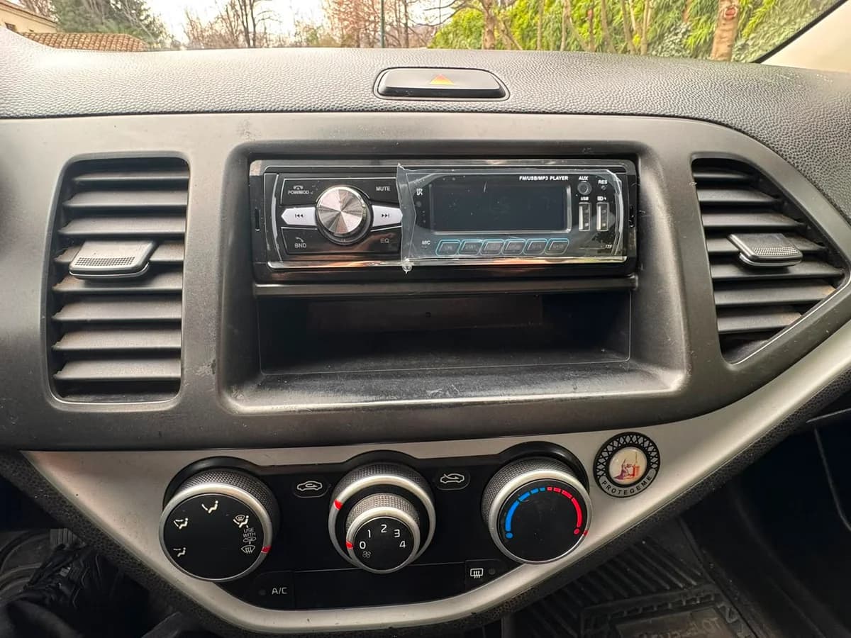 KIA Morning EX 1.0L MT5 AC año 2016 - Imagen 18
