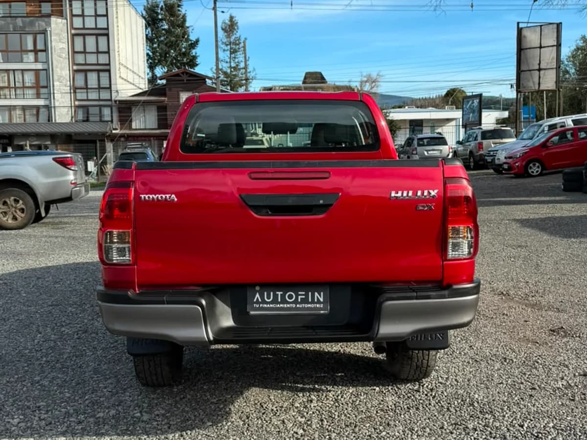 TOYOTA Hilux DCAB MT 4X4 2.4 2023 - Imagen 4
