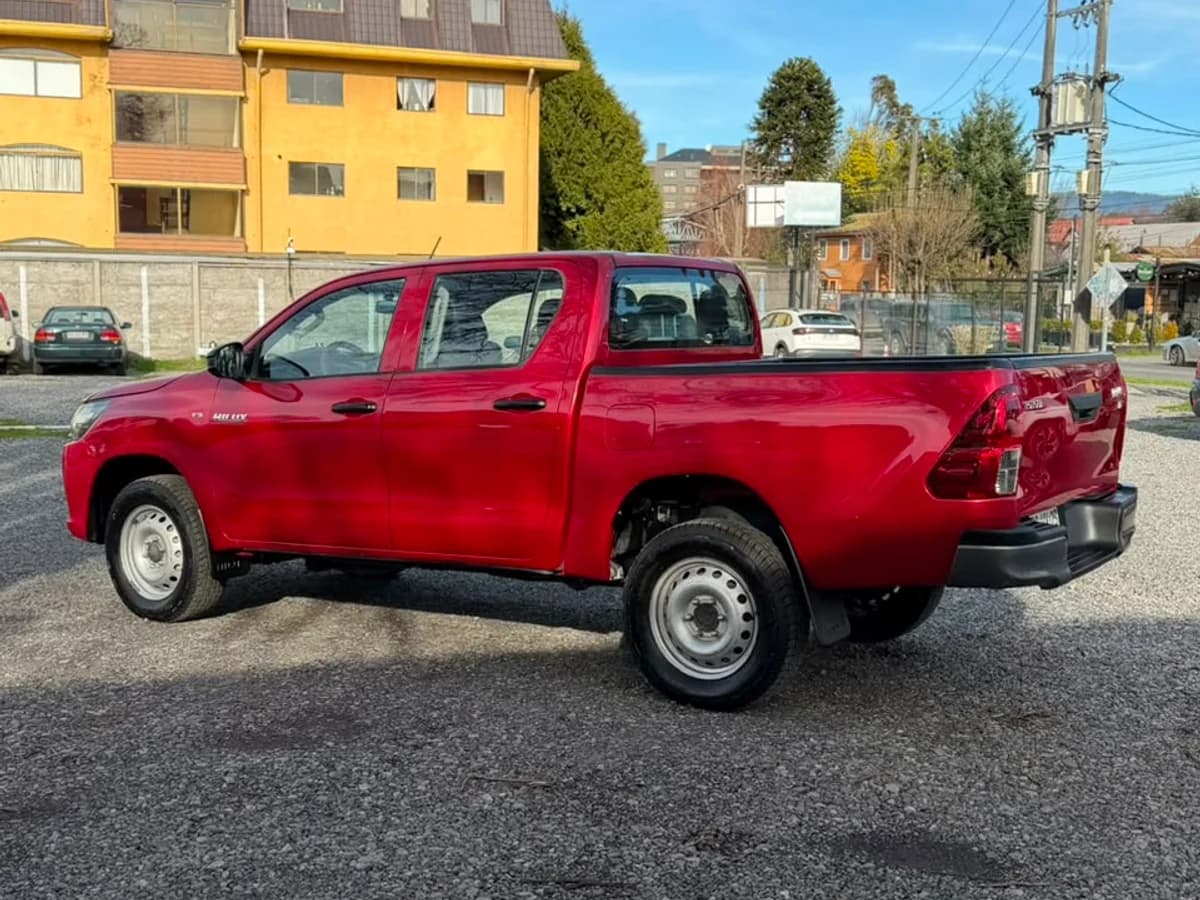 TOYOTA Hilux DCAB MT 4X4 2.4 2023 - Imagen 5