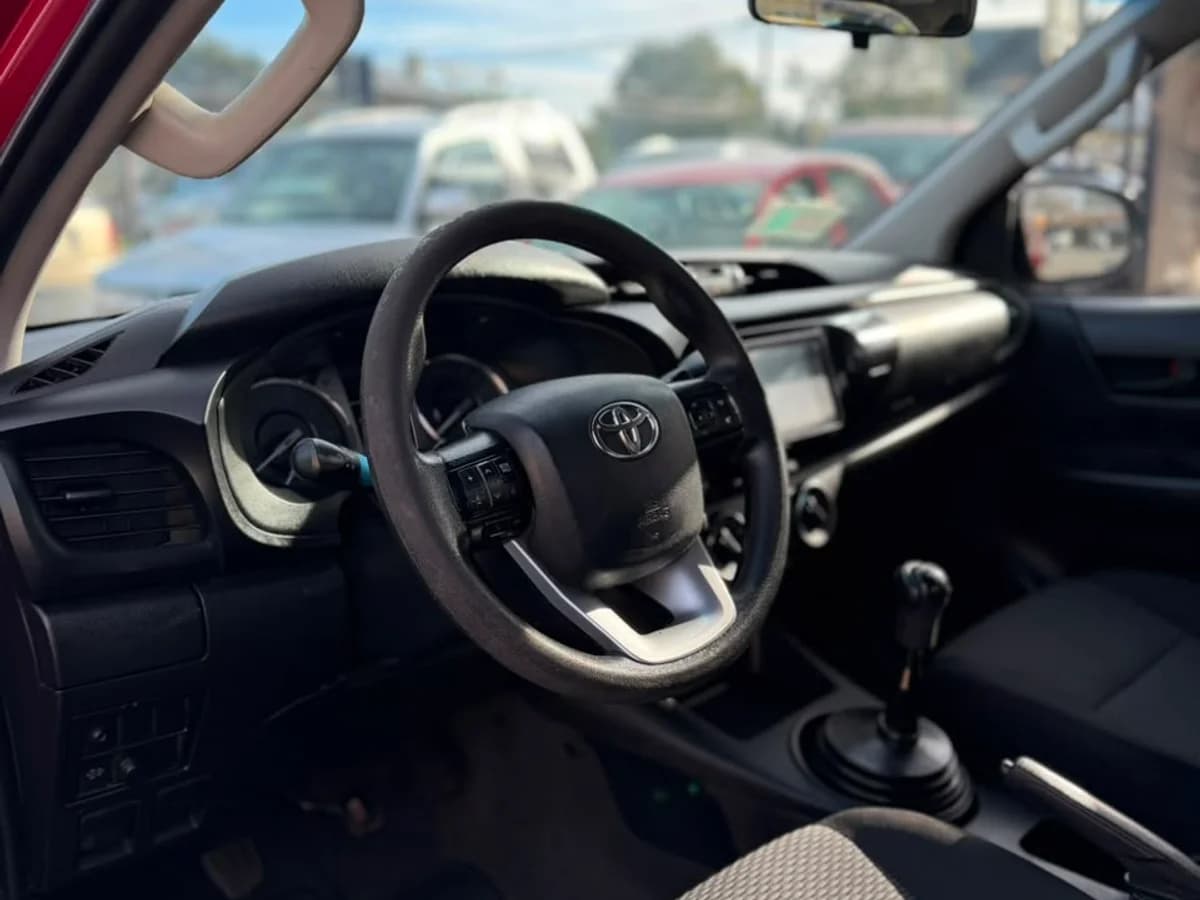 TOYOTA Hilux DCAB MT 4X4 2.4 2023 - Imagen 20