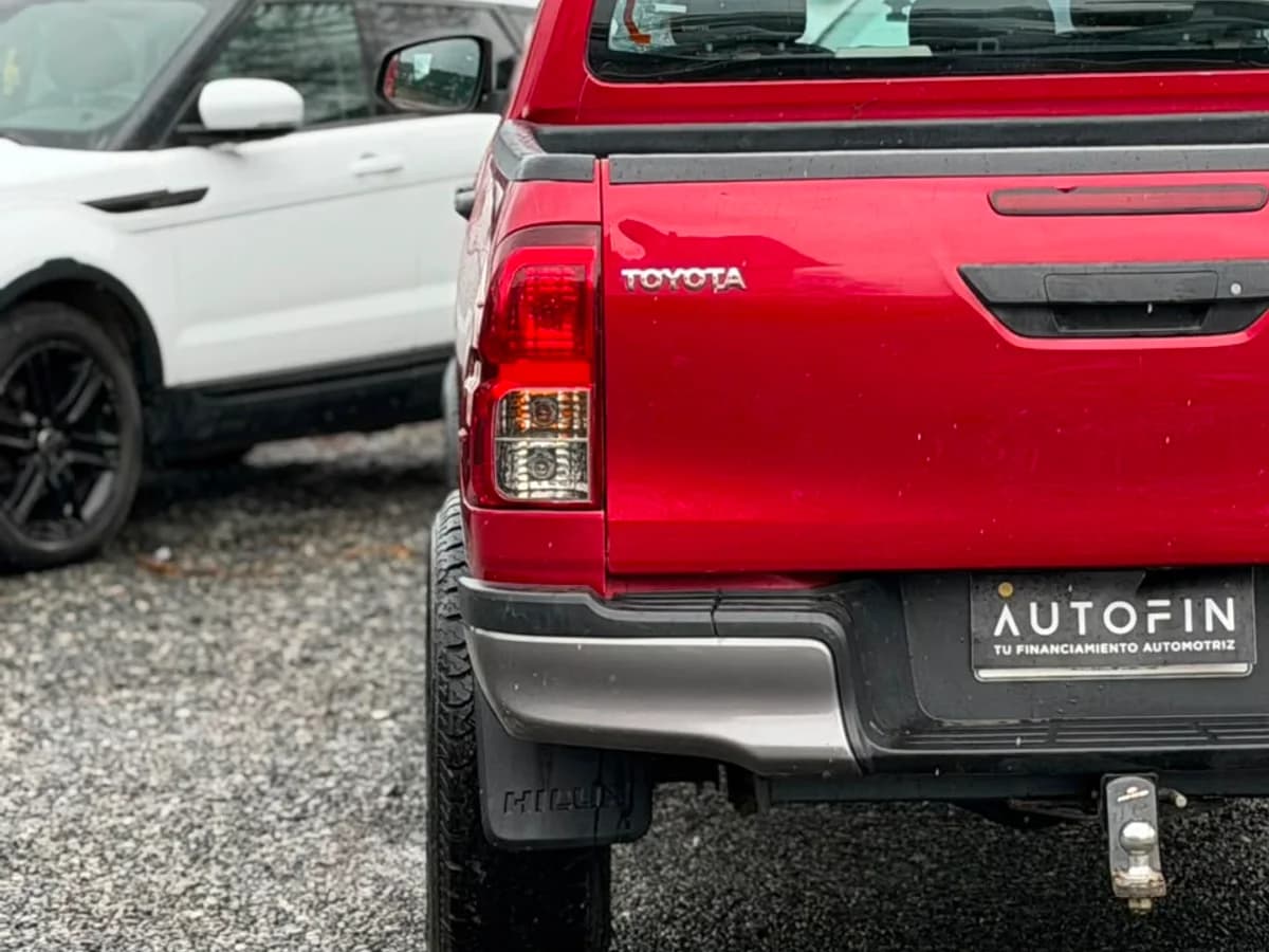 TOYOTA Hilux DCAB MT 4X4 2.4 2023 - Imagen 18