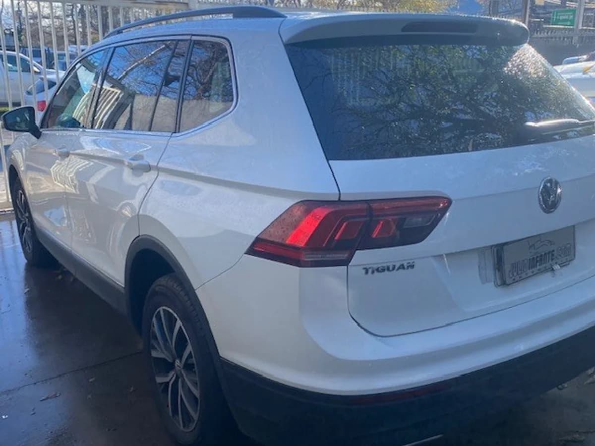 VOLKSWAGEN TIGUAN 4x4 2.0 At. 2019 - Imagen 3