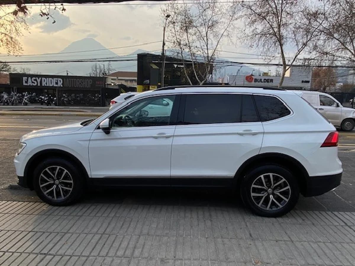 VOLKSWAGEN TIGUAN 4x4 2.0 At. 2019 - Imagen 6