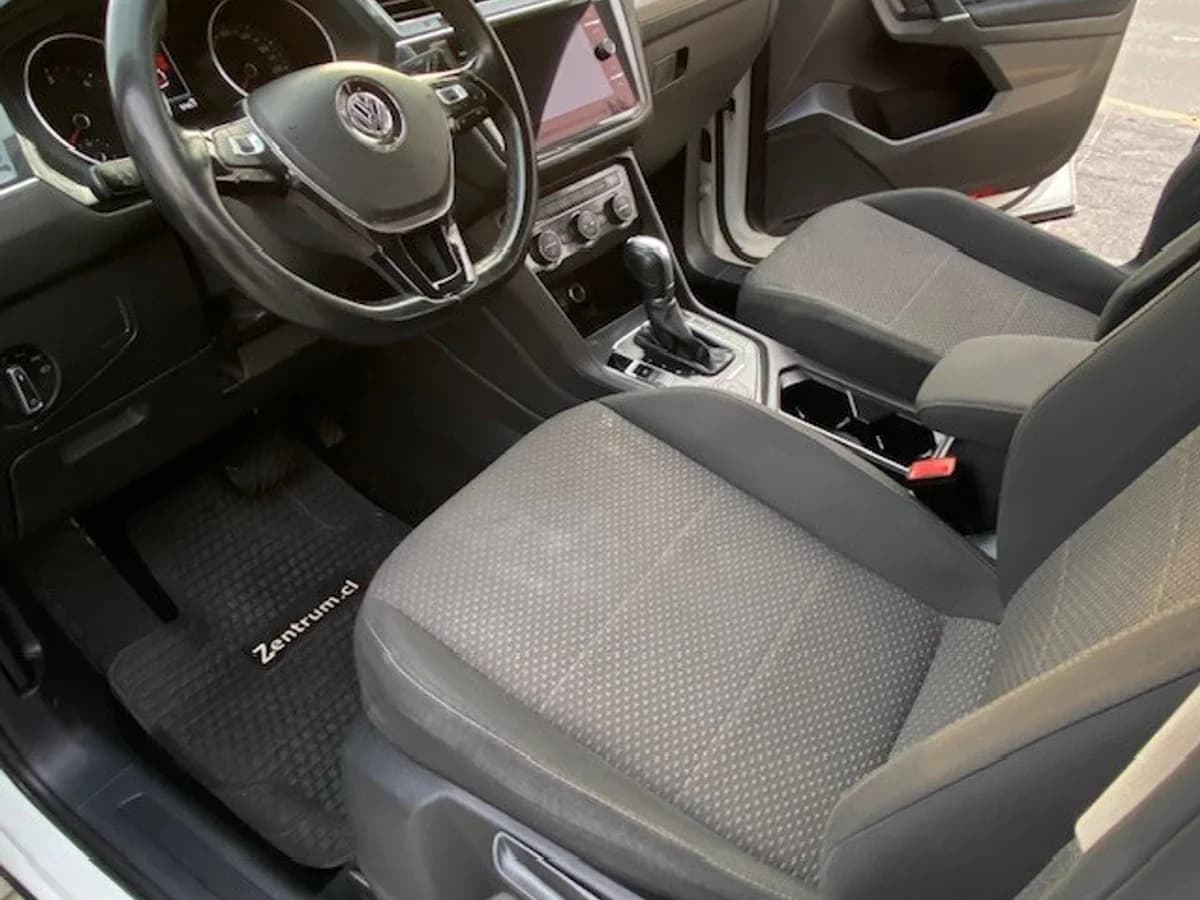 VOLKSWAGEN TIGUAN 4x4 2.0 At. 2019 - Imagen 9