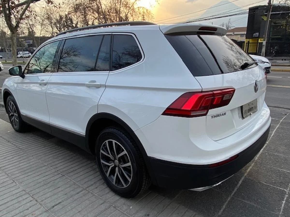 VOLKSWAGEN TIGUAN 4x4 2.0 At. 2019 - Imagen 4