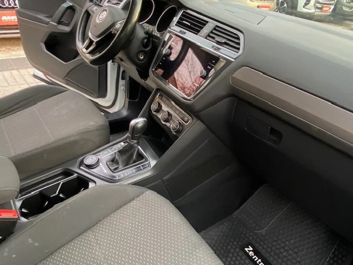 VOLKSWAGEN TIGUAN 4x4 2.0 At. 2019 - Imagen 17