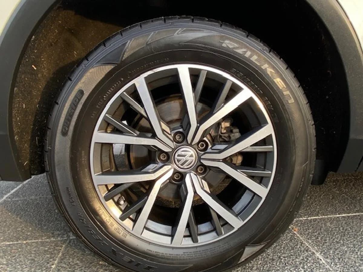 VOLKSWAGEN TIGUAN 4x4 2.0 At. 2019 - Imagen 18