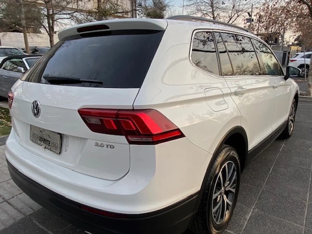 VOLKSWAGEN TIGUAN 4x4 2.0 At. 2019 - Imagen 2