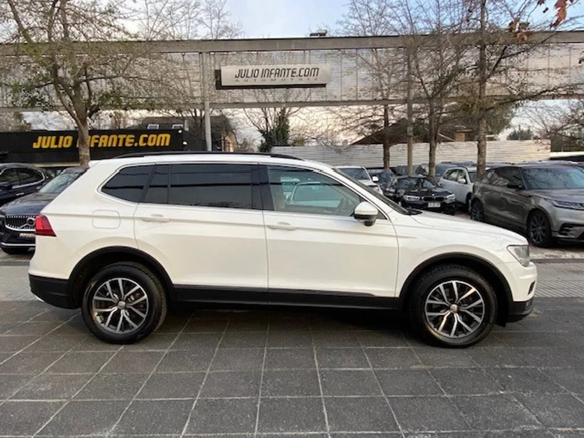 VOLKSWAGEN TIGUAN 4x4 2.0 At. 2019 - Imagen 5