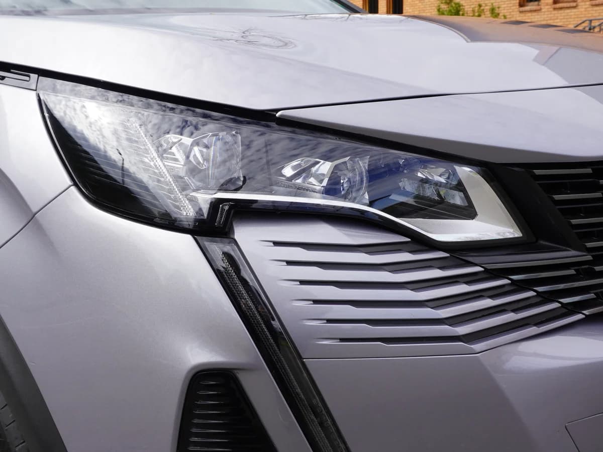 Peugeot 5008 Blue HDI 130 1.5 Año 2023 - Imagen 19