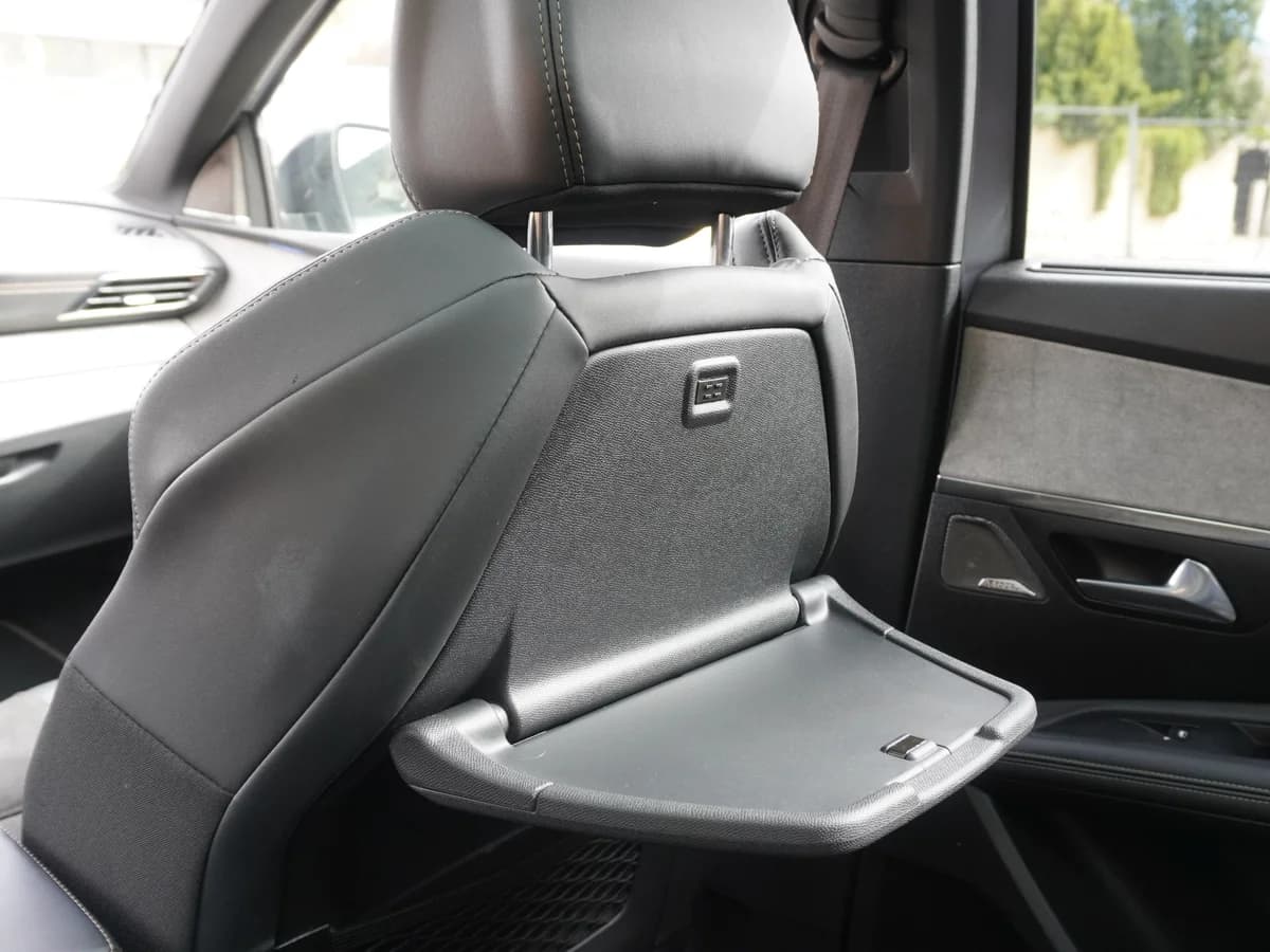 Peugeot 5008 Blue HDI 130 1.5 Año 2023 - Imagen 32