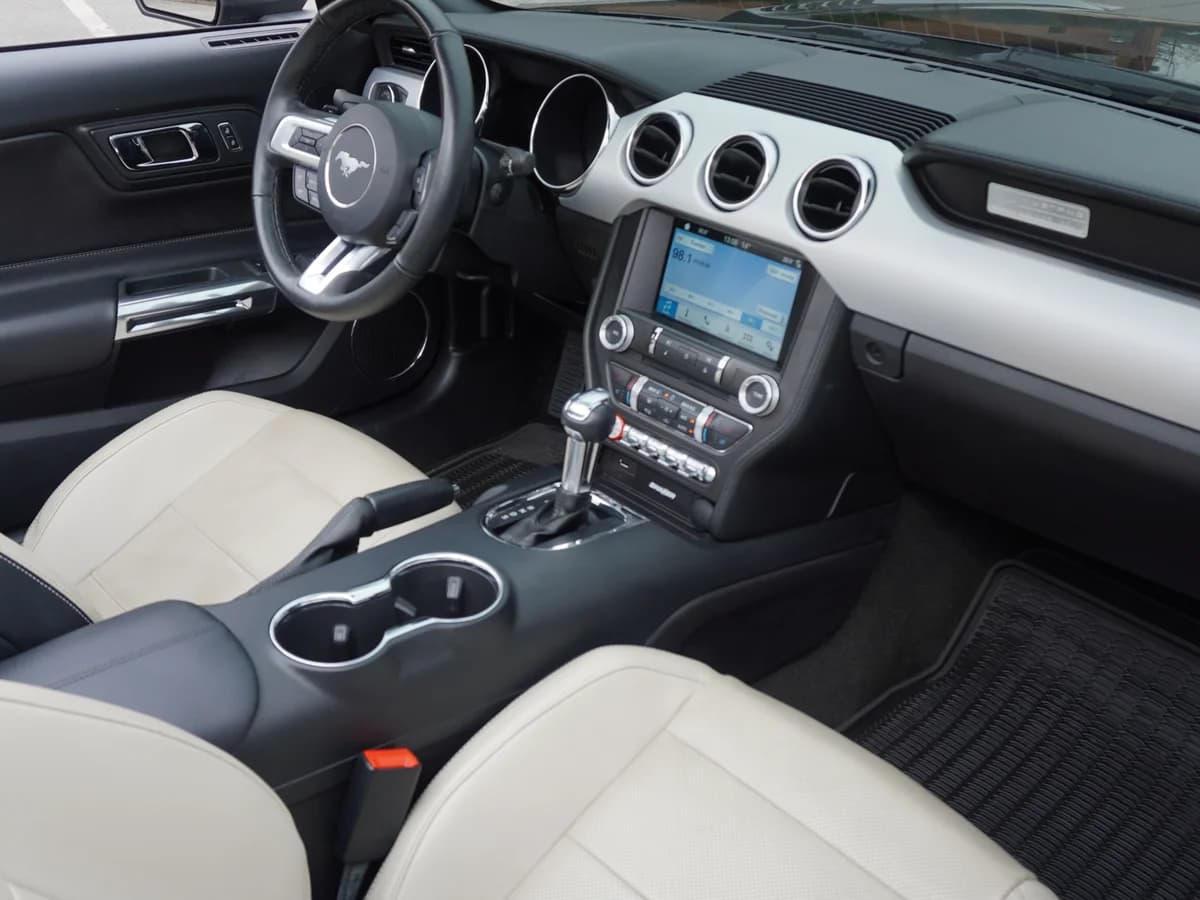 Ford Mustang 5.0 GT Cabrio Año 2016 - Imagen 21