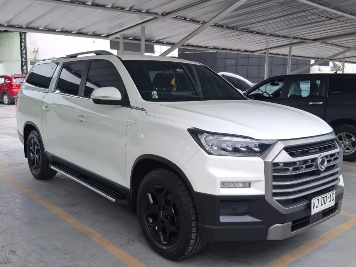 SSANGYONG Musso 2.2 TD LIMITED PLUS DIESEL 2WD AT6 2025 - Imagen 1