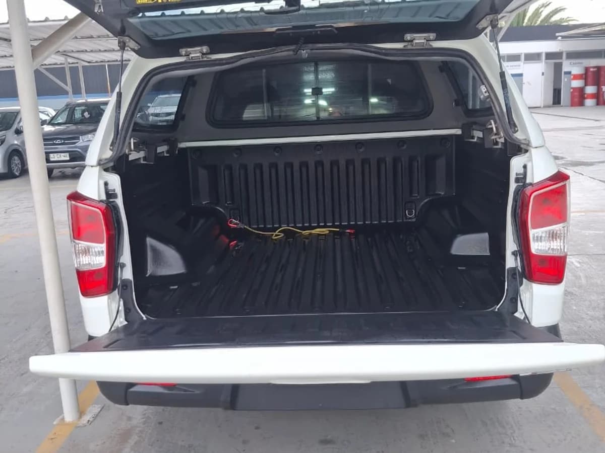SSANGYONG Musso 2.2 TD LIMITED PLUS DIESEL 2WD AT6 2025 - Imagen 3