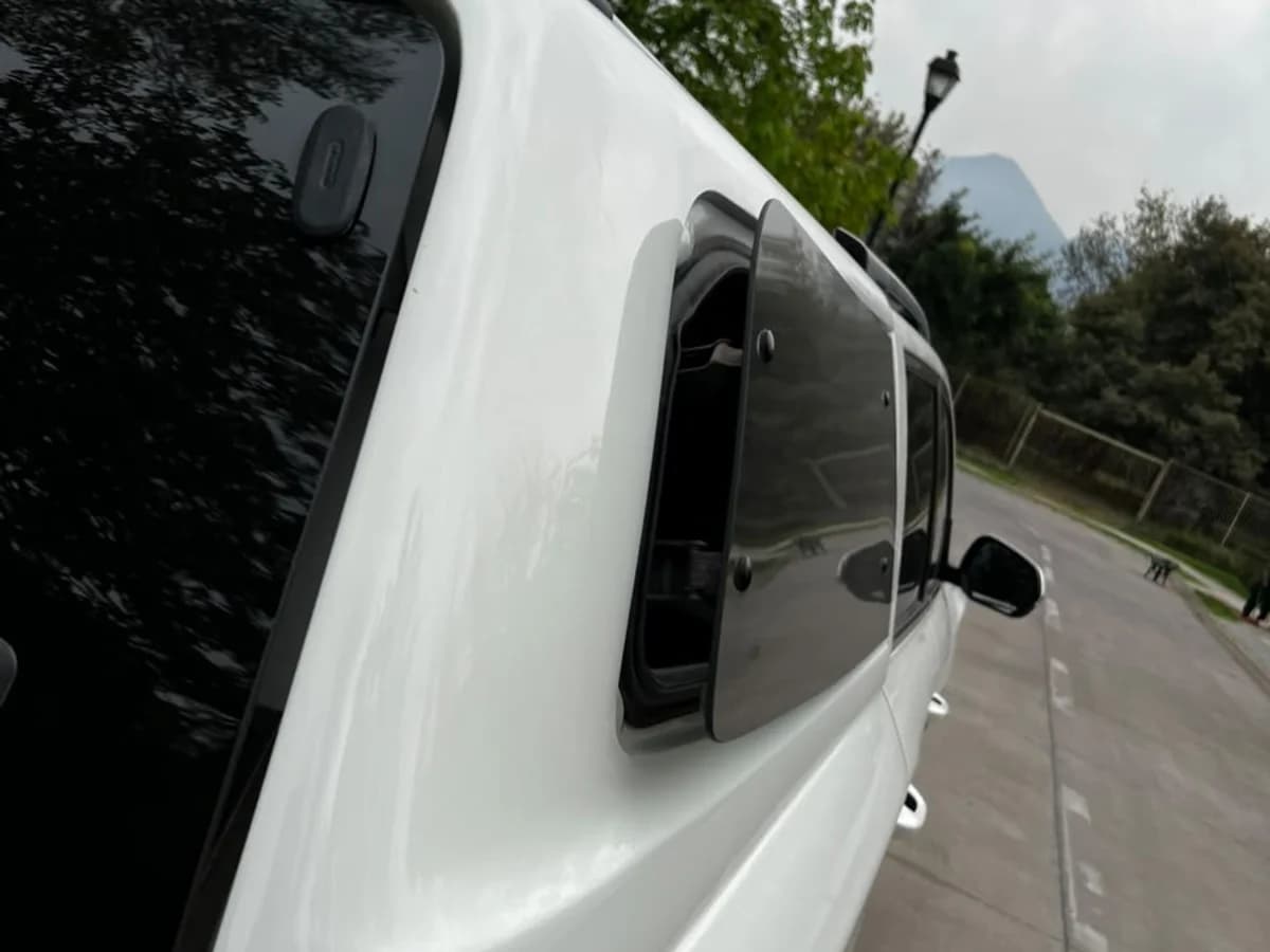 SSANGYONG Musso 2.2 TD LIMITED PLUS DIESEL 4WD AT6 2025 - Imagen 12