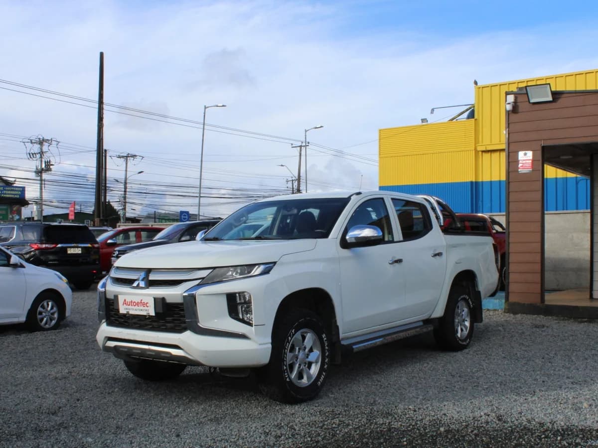 MITSUBISHI L200 KATANA CRT 2022 - Imagen 2