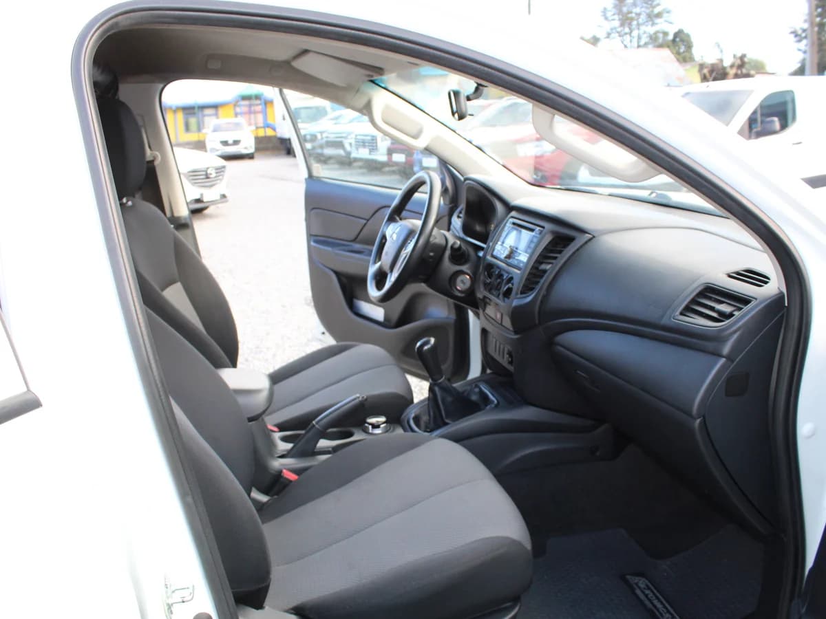 MITSUBISHI L200 KATANA CRT 2022 - Imagen 6